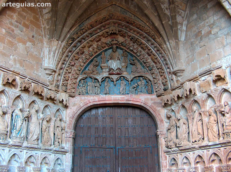 Portada gótica de la iglesia de La Hiniesta