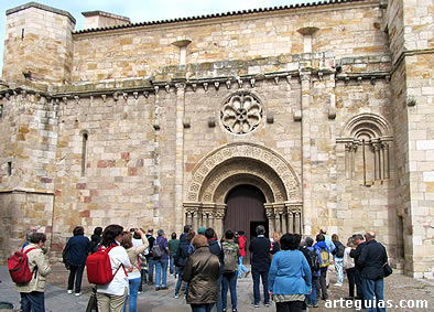 Otro monumento rom&aacute;nico m&aacute;s: San Juan de Puerta Nueva