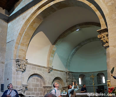 San Claudio de Olivares y su magn&iacute;fica cabecera repleta de capiteles figurados