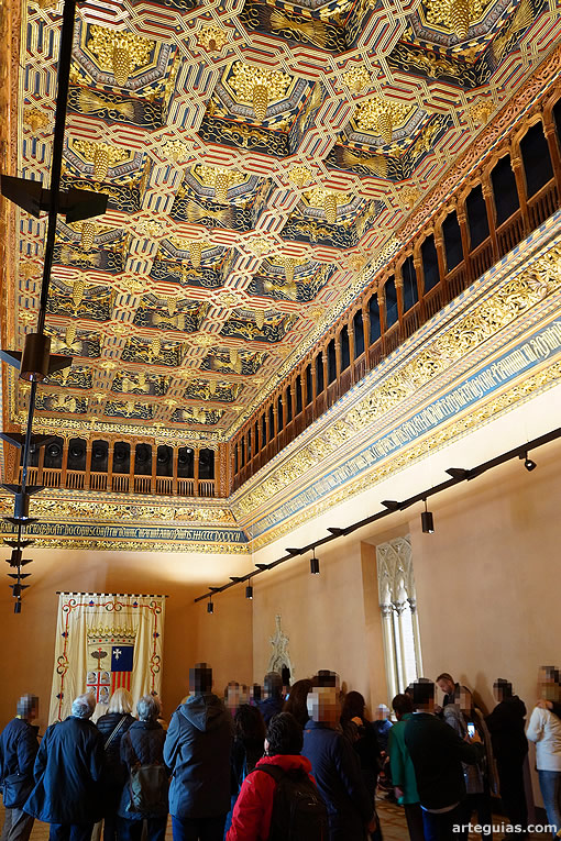En el Salón del Trono de la Aljafería