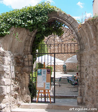 Ruinas de la iglesia de San Pantaleón