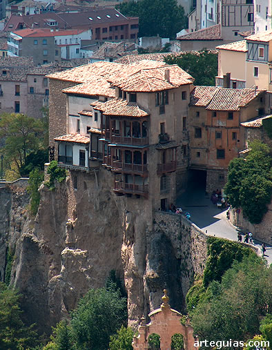 Las Csas Colgadas de Cuenca desde lo alto de la ciudad