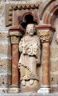 Detalle de la iglesia rom&aacute;nica de Piasca (Cantabria)