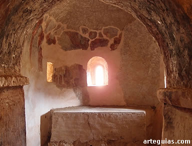 Peque&ntilde;o &aacute;bside rom&aacute;nico