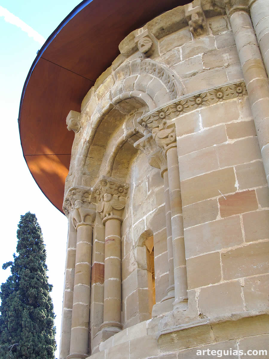 Ventanal del &aacute;bside