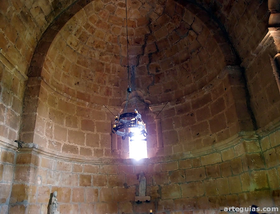 Interior del ábaside de la Ermita de San Fagún de Barrios de Bureba
