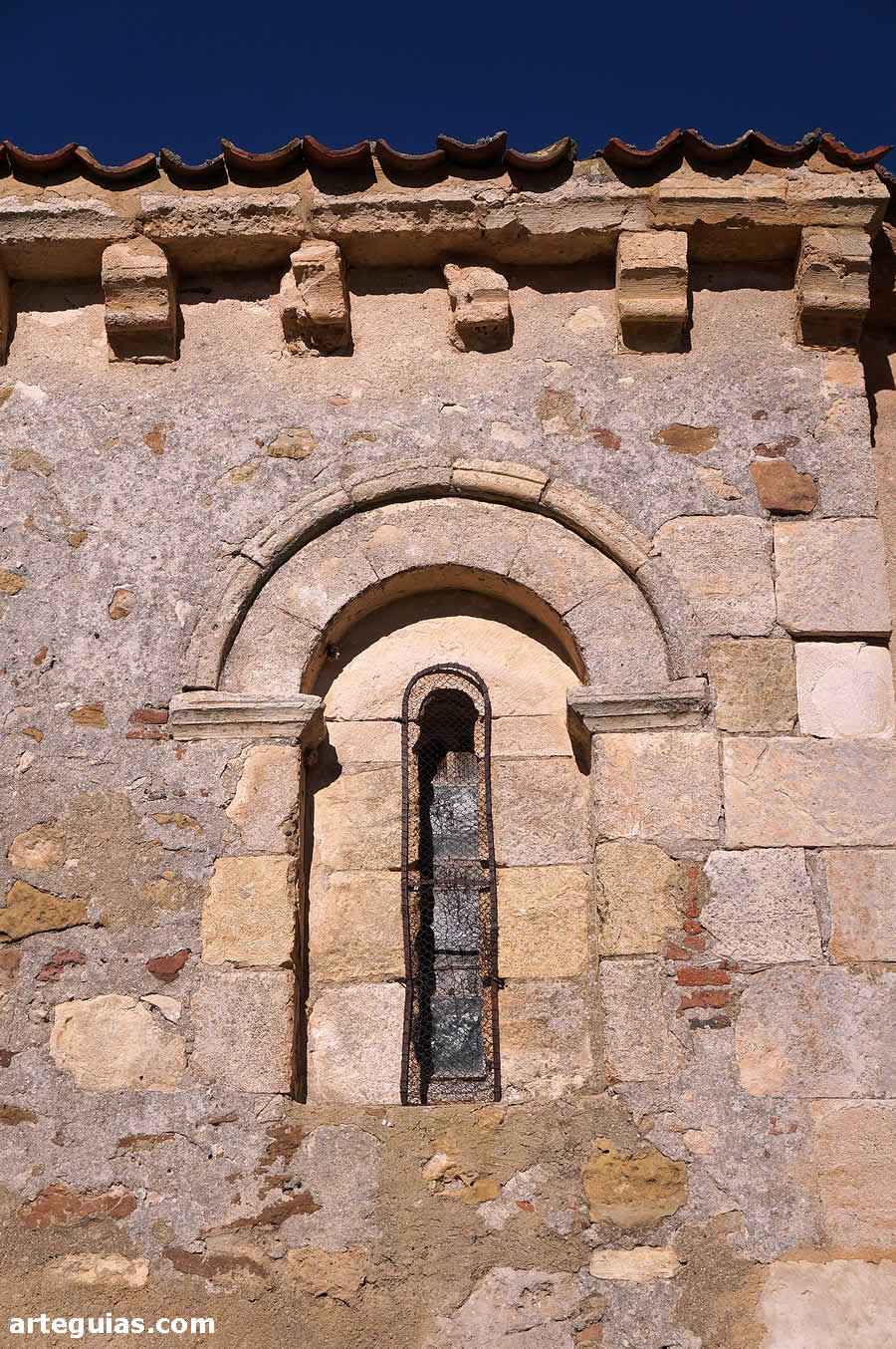 Ventanal del muro sur del presbiterio