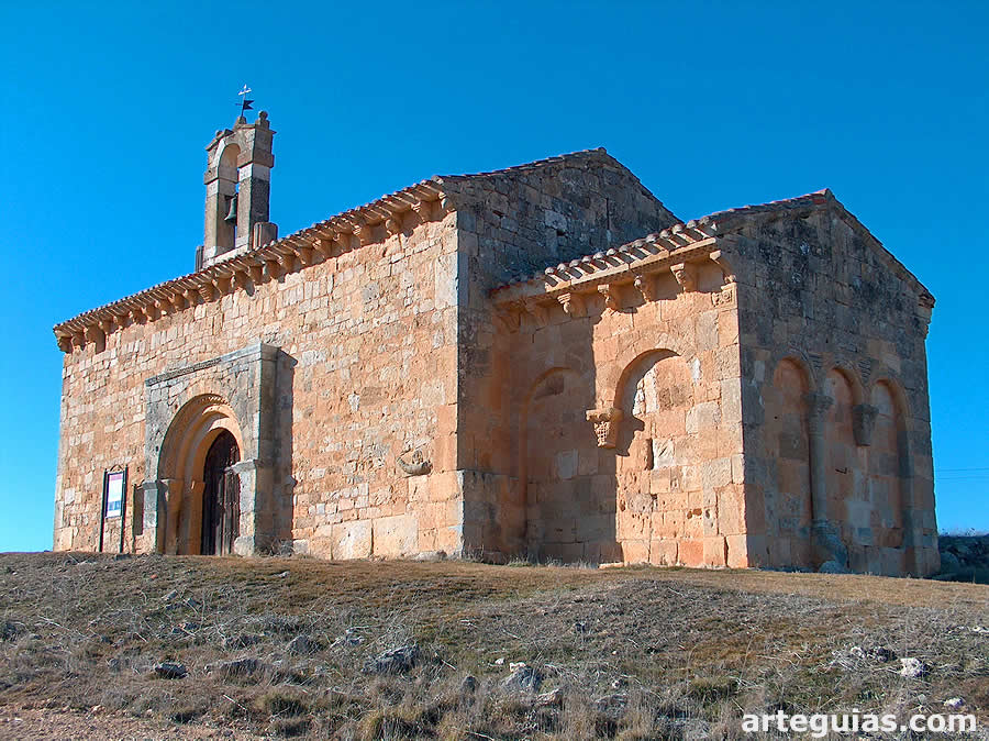 Ermita del Santo Cristo de Coruña del Conde desde el sureste