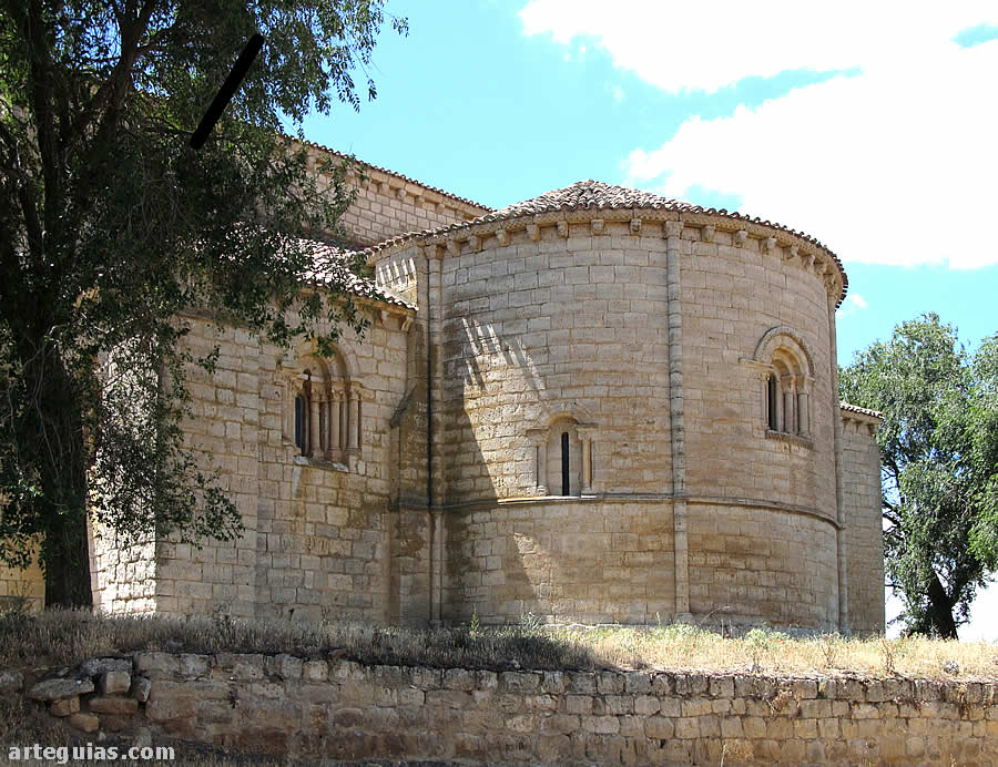 Cabecera desde el sureste de la ermita de la Virgen de las Fuentes de Amusco, Palencia