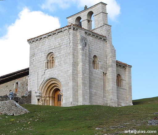 Ermita de San Pantale&oacute;n de Losa desde el suroeste