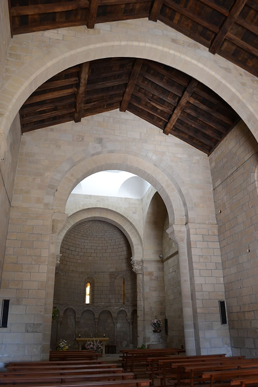 Interior de la Ermita del Santo Cristo de Cataláin