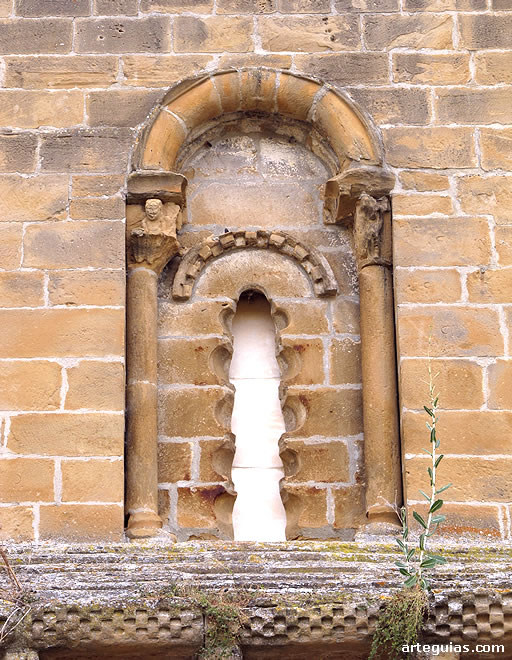 Ventanal del hastial de poniente