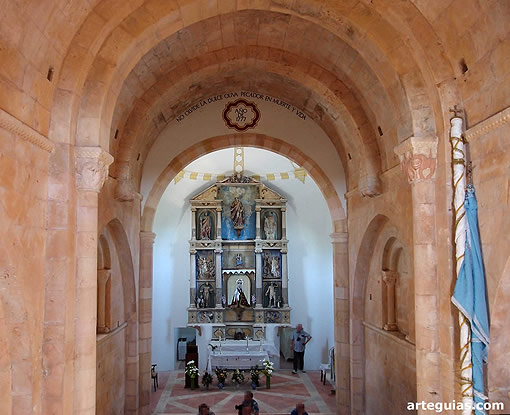 Ermita de Nuestra Señora de la Oliva, Escóbados de Abajo: interior de la nave