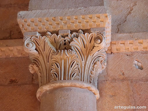 Capitel de acantos de filiación silense