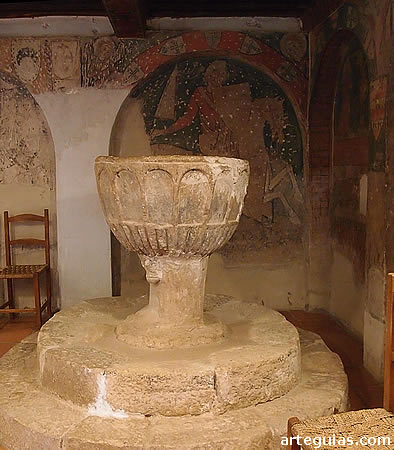 Pila bautismal y pinturas del Caballero de Albero