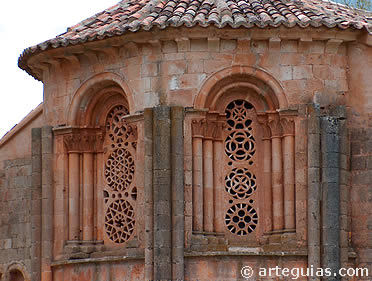 Ventanales del &aacute;bside central
