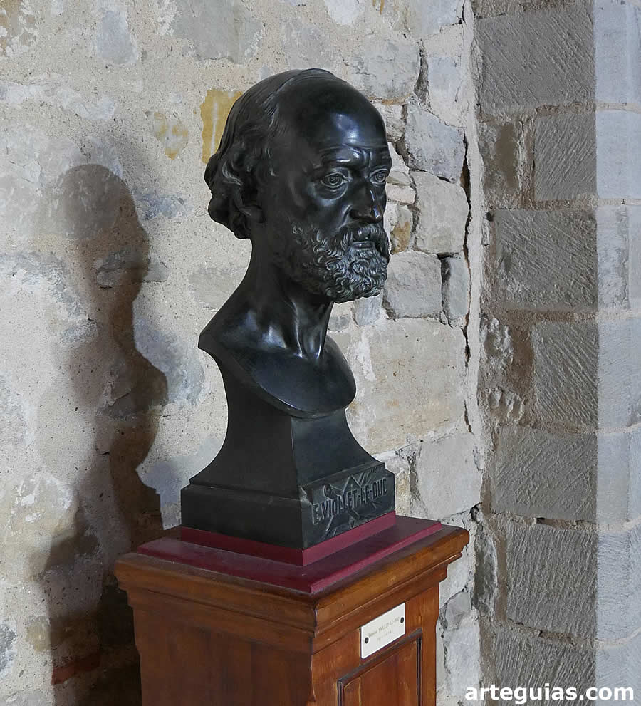 Busto de Viollet-le-Duc en el castillo de Carcasona