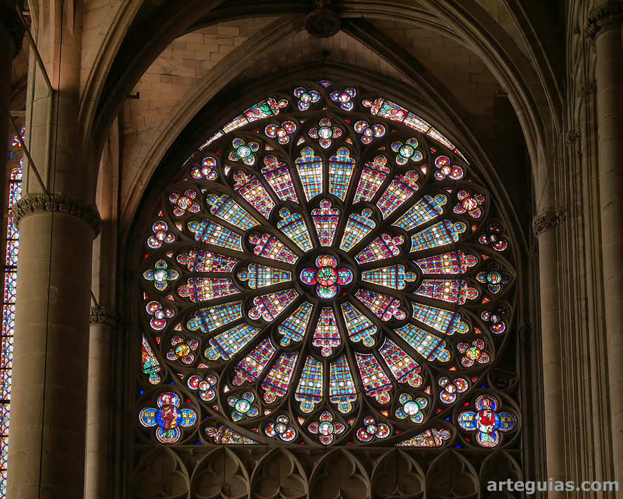 Roset&oacute;n g&oacute;tico de la iglesia de San Nazario