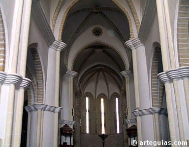 Interior de la iglesia de El Salvador de Cifuentes