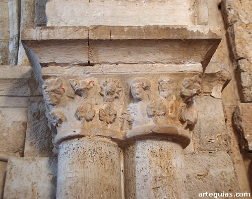Capiteles del arco triunfal