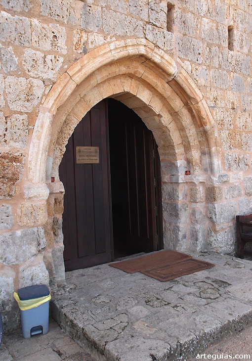 Hospital de San Nicol&aacute;s de Puente Fitero: puerta en el muro norte