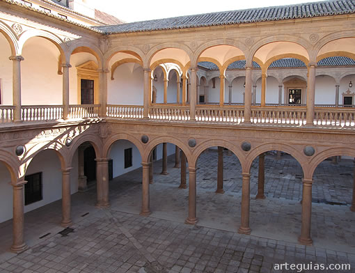 Patios renacentistas del Hospital de Tavera, Toledo