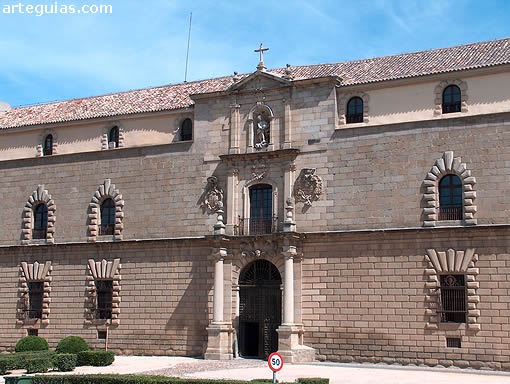 Fachada del Hospital de Tavera