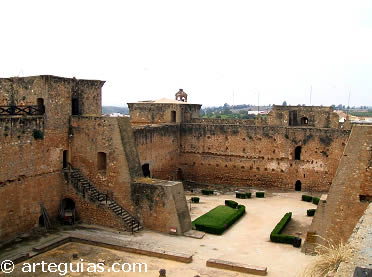Alc&aacute;zar o Castillo de los Guzmanes. Niebla (Huelva)