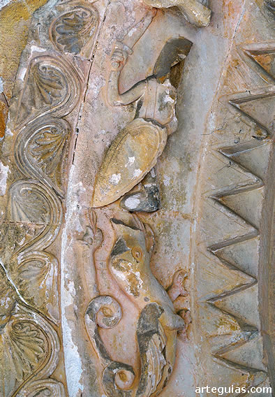 Infante luchando contra un drag&oacute;n a sus pies