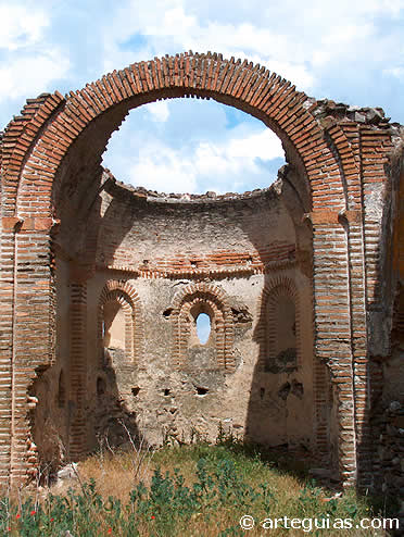Ruinas de la iglesia de Bernardos