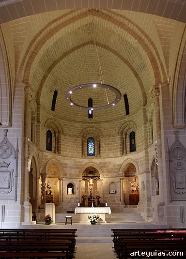 San Pedro de la R&uacute;a de Estella: interior de la iglesia