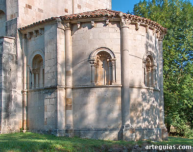 Perfecta cabecera de la iglesia de Siones