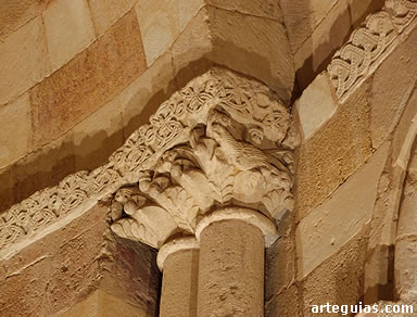 Capiteles