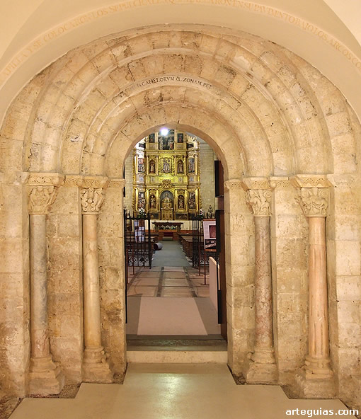 San Zoilo (Carrión de los Condes): portada románica del siglo XI