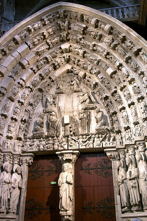 La Puerta de los Apóstoles de la Catedral de Dax