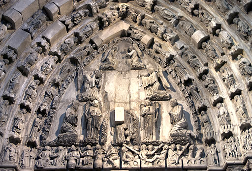 Tímpano de la portada