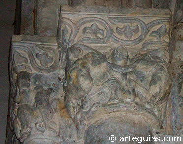 Capiteles interiores del &aacute;bside