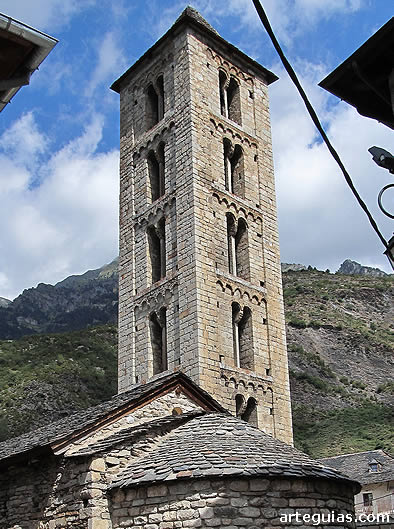 Iglesia de Santa Eulalia de Erill la Vall,: campanario desde el sureste