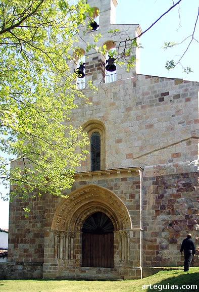 San Lorenzo de Vallejo de Mena: fachada occidental del templo