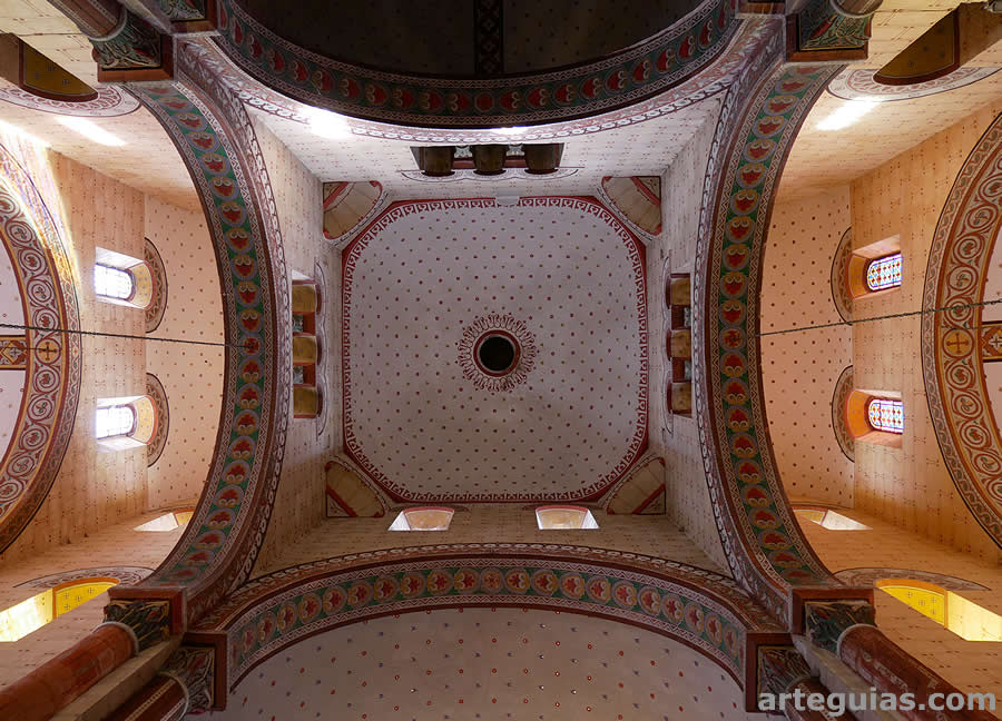 Crucero con su cúpula