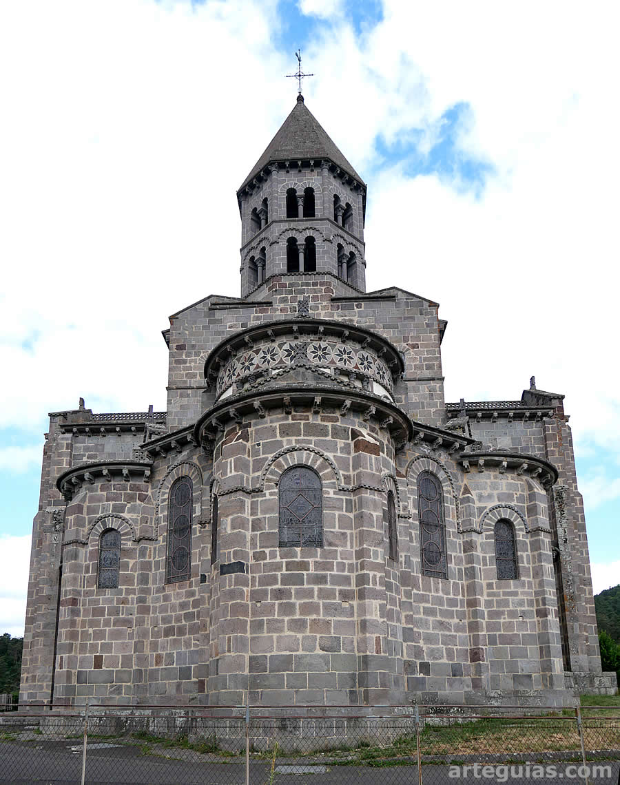 Guía de la iglesia de Saint-Nectaire, Auvernia, Francia