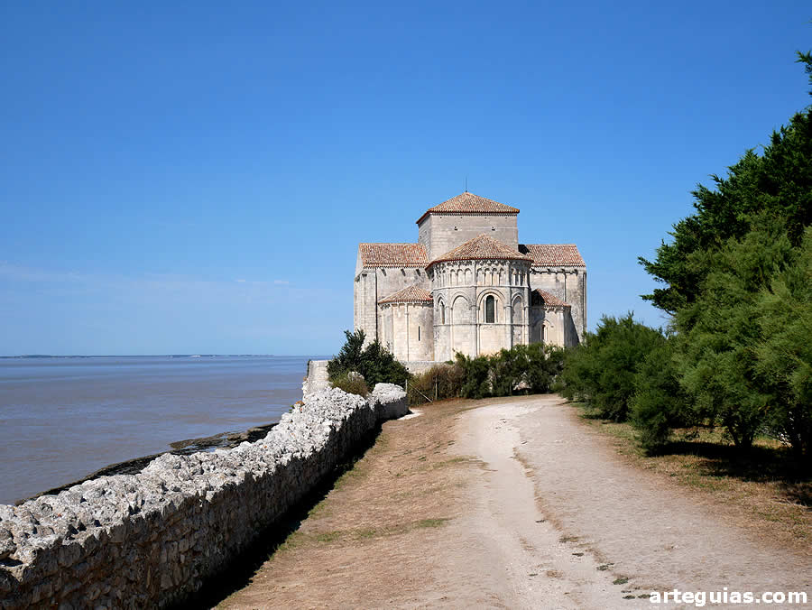 Iglesia de Talmont-sur-Gironde, Francia