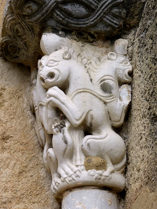 iglesia de Saint-Paul-lès-Dax, Francia: capitel de una columna