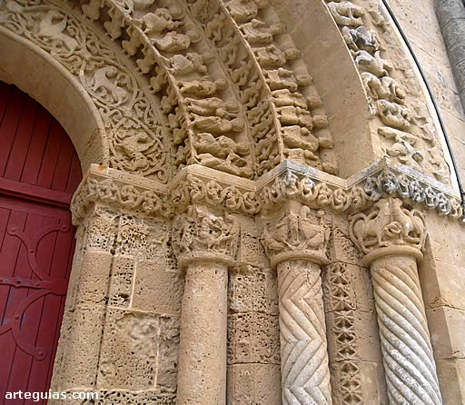 Columnas y arquivoltas de la fachada sur