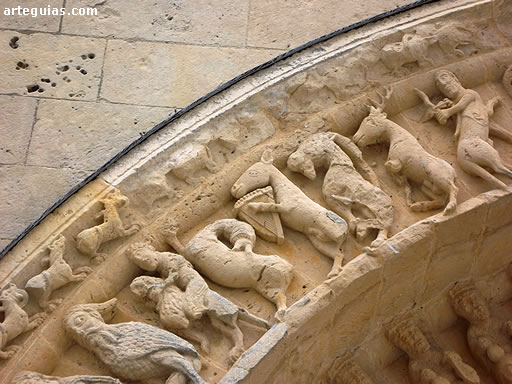 Detalle de la puerta sur