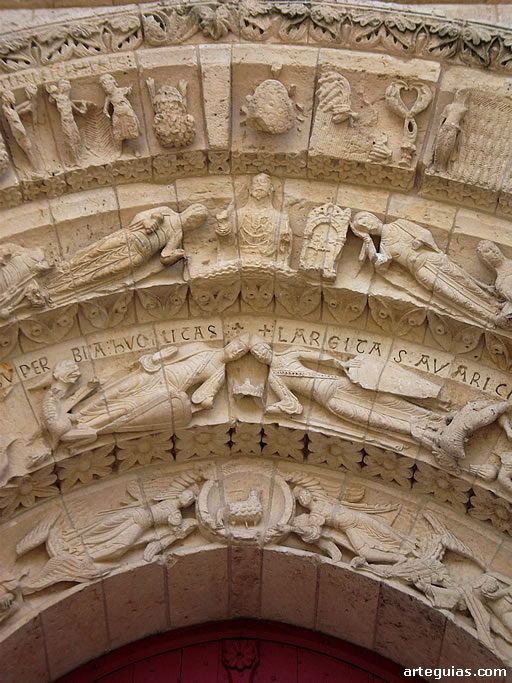 Detalle de la portada principal