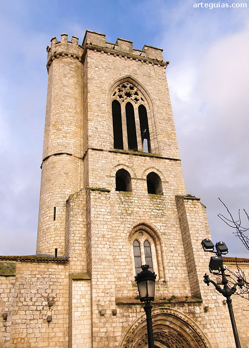 Iglesia de San Miguel de Palencia: fachada sur con torre campanario