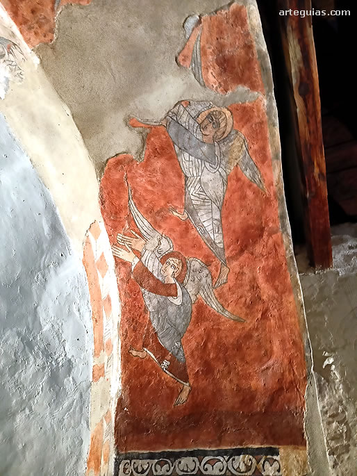 &Aacute;ngeles en actitud de adoraci&oacute;n