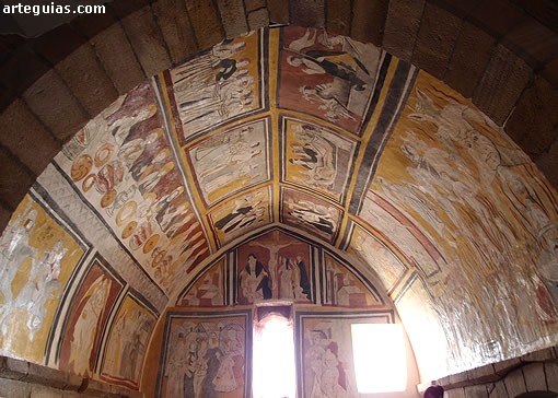 Pinturas murales en la iglesia cántabra de La Loma