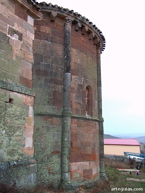 Lara de los Infantes: exterior de la iglesia románica